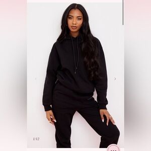 House of CB
Xs Bottom & Small top
Black Hoodie and Joggers Set